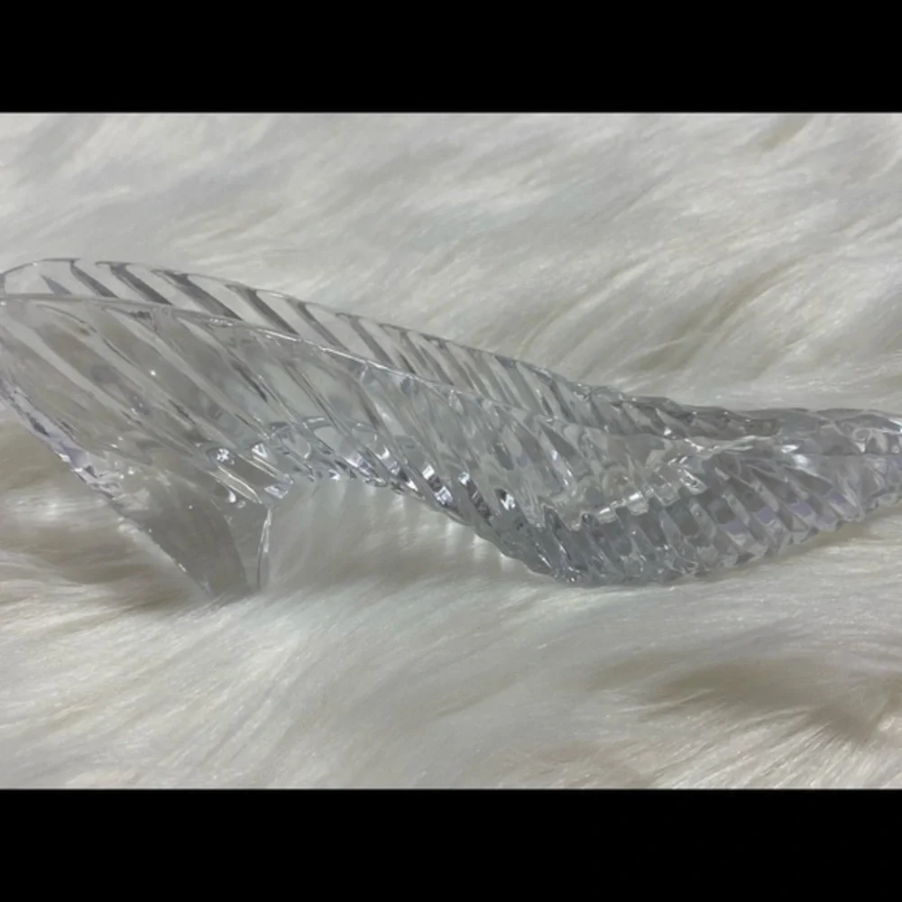 CYSTAL GLASS SLIPPER MINT CONDITION